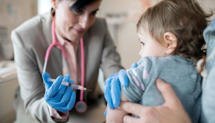 واکسیناسیون نوزادان